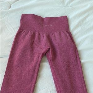 Crimson Solid Seamless NVGTN